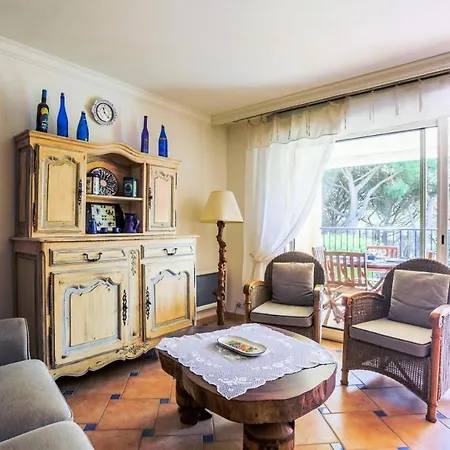 Pieces Pers Proche Commerces - Pieces 58 Apartment