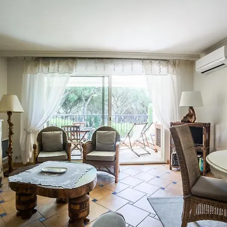 Pieces Pers Proche Commerces - Pieces 58 Apartment