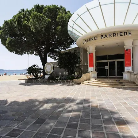 Pieces Pers Proche Commerces - Pieces 58 Apartment *